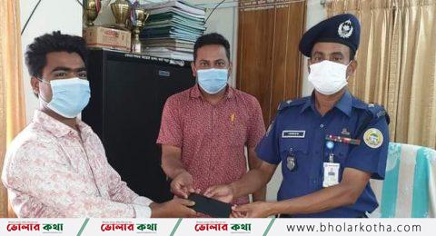 ভোলায় ২০ মালিক পেলেন হারানো মোবাইল