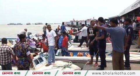 ভোলার যাত্রীরা অবৈধ স্পিডবোট দিয়ে জীবনের ঝুঁকি নিয়ে চলাচল করছে।