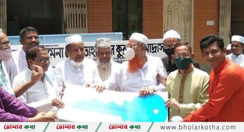 ভোলায় মাহাবুবুর রহমান হিরনের পক্ষ থেকে আঞ্জুমান মফিদুল ইসলামকে লাশ বাহী গাড়ী হস্তান্তর