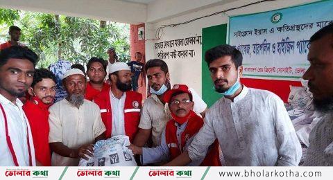 ঘূর্ণিঝড় ইয়াসে বোরহানউদ্দিনে ক্ষতিগ্রস্থ পরিবারগুলোর মাঝে ত্রাণ বিতরণ শুরু করেছে বাংলাদেশ রেড ক্রিসেন্ট সোসাইটি