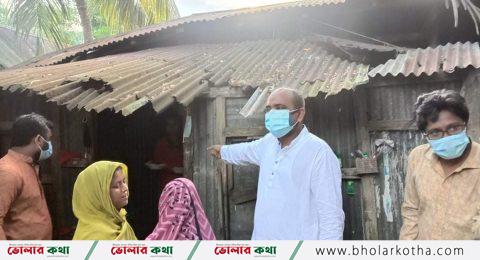 ফেইসবুকে পোস্ট দেখে সাহায্যের হাত বাড়িয়ে দিলেন ভোলা ২ আসনের সাংসদ।