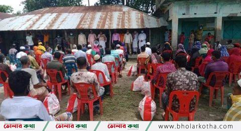 কর্মহীন ১০০ পরিবারের মাঝে প্রধানমন্ত্রীর উপহার বিতরণ