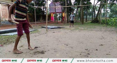 ভোলার গ্রামগঞ্জে হারিয়ে গেছে ডাংগুলি খেলা।