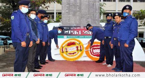 শহীদ বুদ্ধিজীবীদের প্রতি পুলিশ সুপারের শ্রদ্ধা নিবেদন