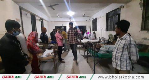 বোরহানউদ্দিনে স্বতন্ত্র প্রার্থীর লিফলেট বিতরণকে কেন্দ্র