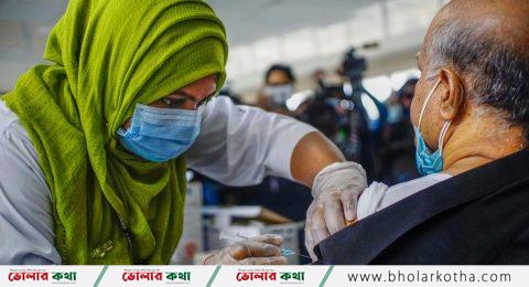 বুস্টার ডোজ পাবেন ৫০ বছর বয়সীরা