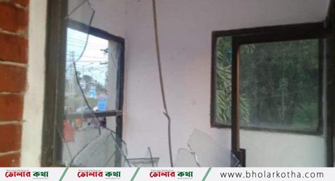 জাতীয় স্মৃতিসৌধের মূল ফটকে ত্রিমুখী সংঘর্ষে আহত ১০