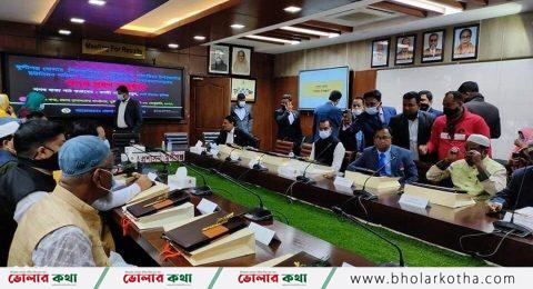 মুন্সীগঞ্জে নবনির্বাচিত ইউপি চেয়ারম্যানদের শপথ গ্রহণ