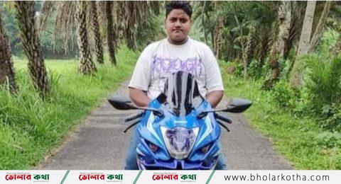 লুটের অস্ত্র নিয়ে টিকটক করতে গিয়ে গুলিতে তরুণের মৃত্যু