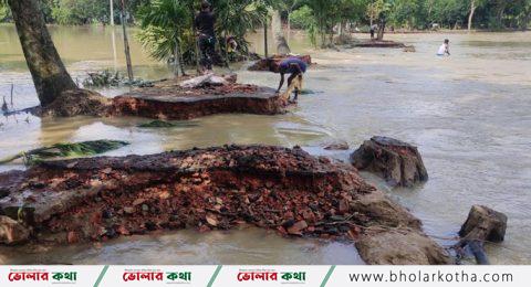 কুমিল্লায় ধীরগতিতে কমছে পানি, ভেসে উঠছে ক্ষতচিহ্ন