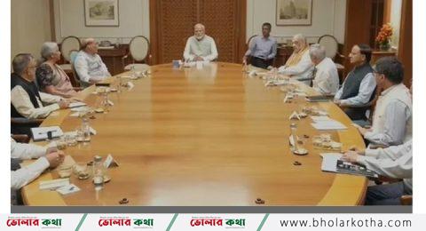 মোদির জরুরি বৈঠক, বাংলাদেশ পরিস্থিতি নিয়ে