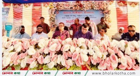 মতবিনিময় করলেন নবাগত ডিসি আজাদ জাহান বোরহানউদ্দিনে আশ্রয়ণের উপকার ভোগীদের সাথে