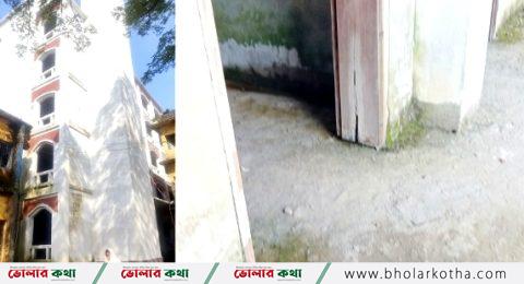 কক্ষ সংকটে পাঠদান ব্যাহত, ভোগান্তিতে ছাত্রীরা