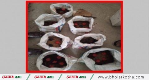 পরিত্যক্ত কমিউনিটি সেন্টারে মিলল ৩৪ ককটেল সাদৃশ্য বস্তু