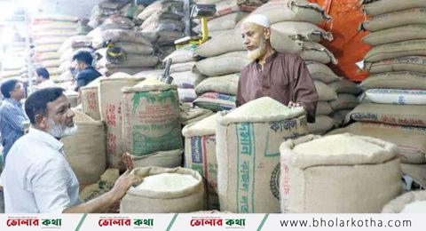 চাল নিয়ে চালবাজি চলছেই