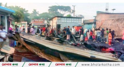 ভেদুরিয়ায় ৫ দোকান পুড়ে ছাই