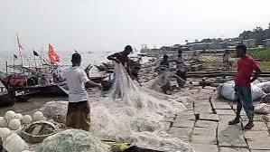 লালমোহনে মৎস্যজীবীদের নিয়ে উদ্বুদ্ধকরণ সভা