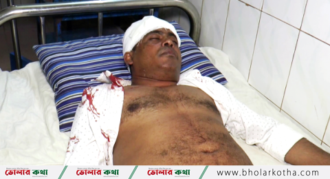 সাংবাদিক মনছুরকে কুপিয়ে যখম, ১০ লাখ টাকা ছিনতাই