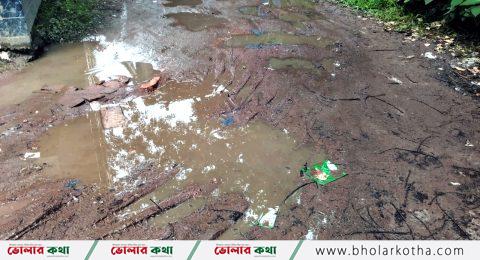 দুর্ভোগের আরেক নাম ভোলা পৌরসভার হাজী মন্তাজ উদ্দিন সড়ক